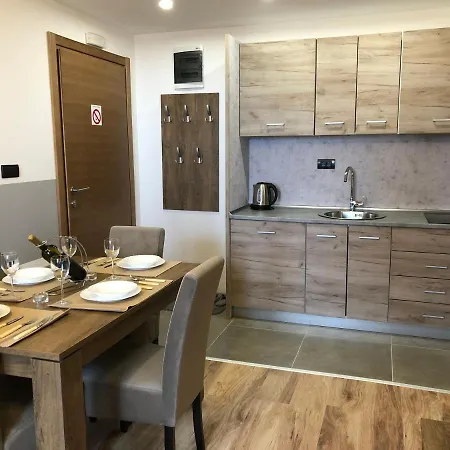 شقة Planinsko Blago Luxury Apartmans *